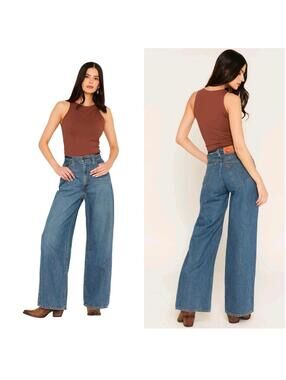 Levi's Chasing Dreams Medium Wash High Rise Cinch Baggy Jeans - Women's Sz 27